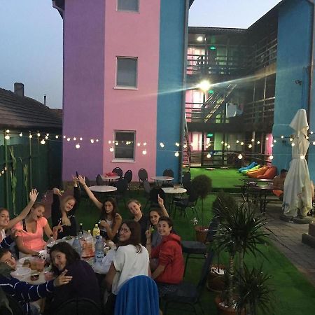 Hostel Flamingo コスティネシュティ エクステリア 写真