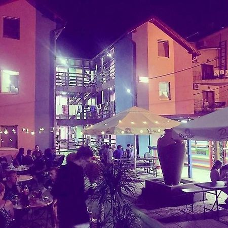 Hostel Flamingo コスティネシュティ エクステリア 写真